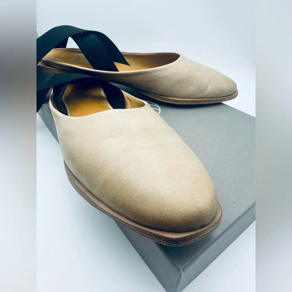 NWT Coclico Hamm Talco Bone Leather Flat Size 37